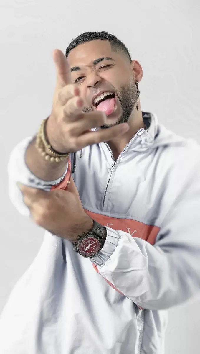 Fotos tayrel Oficial